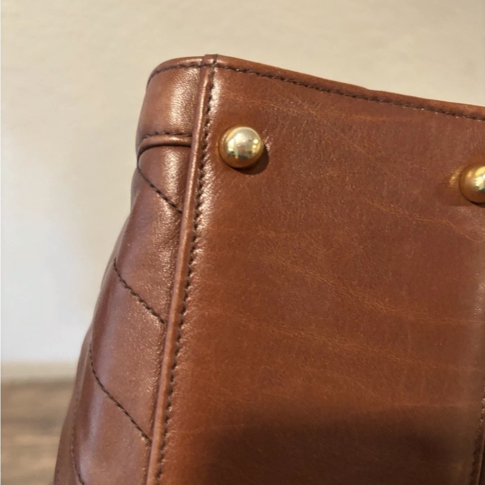 CHANEL Quilted Brown Leather Vintage Shoulder Bag 1990s Collection - Picture 8 of 16